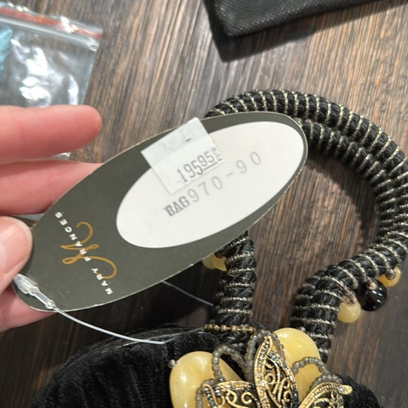 Retired Mary Francis one of a kind, literally, purse number 970–90 new with tags - Picture 9 of 9